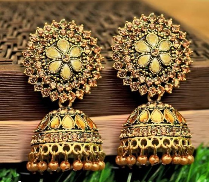 TRADITIONAL EARRINGS